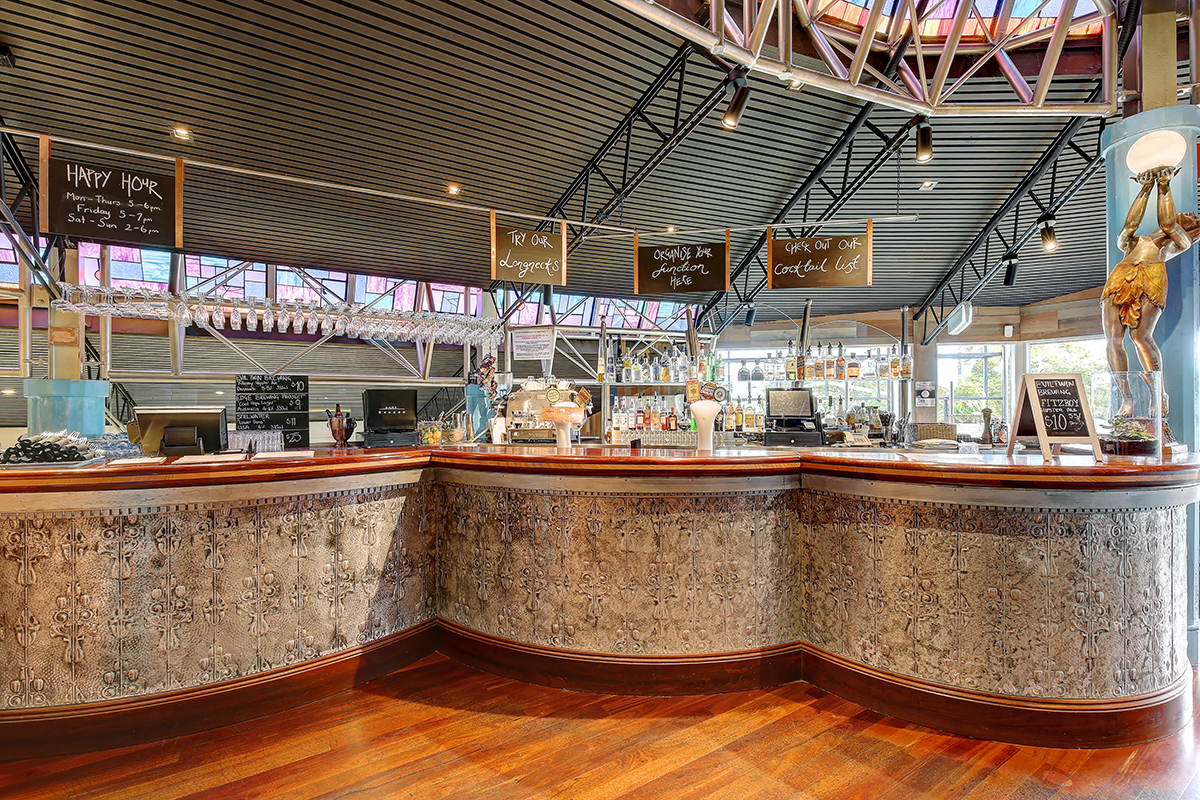 adelaidepubtheunleyhotelrooftopbarservice The Unley